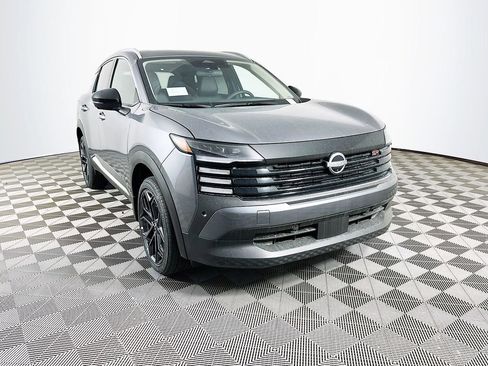 New 2026 Nissan Kicks SR w/ SR Premium Package FWD image 3