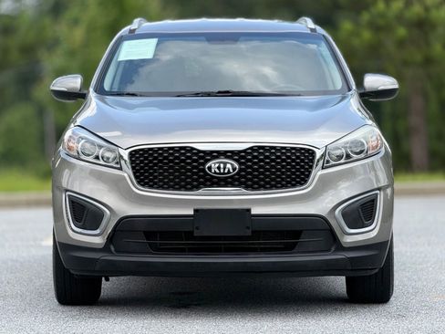Used 2016 Kia Sorento FWD image 3