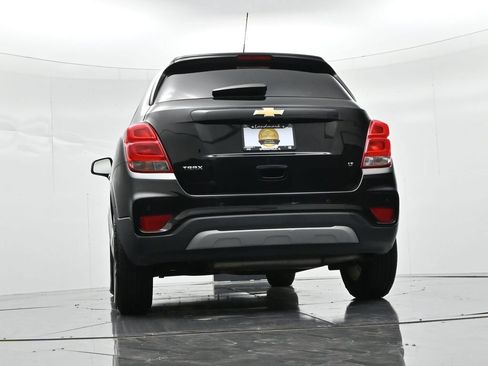 Used 2017 Chevrolet Trax LT w/ Driver Confidence Package FWD image 19