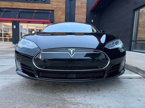 Used 2015 Tesla Model S 70D image 7