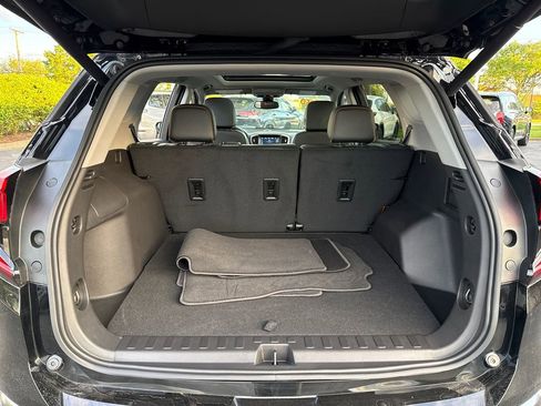 Certified 2024 GMC Terrain AT4 AWD/4WD image 34