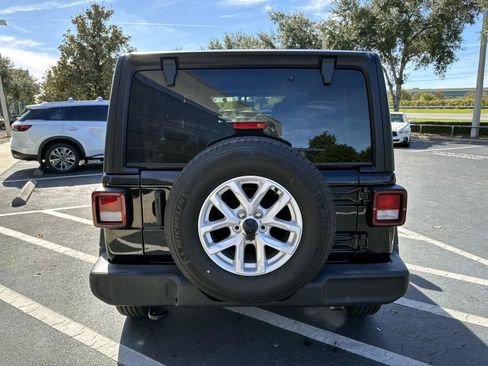 Used 2023 Jeep Wrangler Sport S image 3