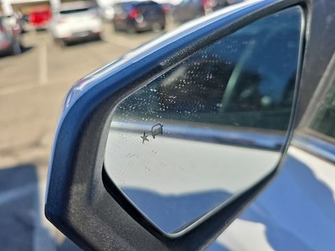 Used 2021 Chevrolet Equinox LT image 10