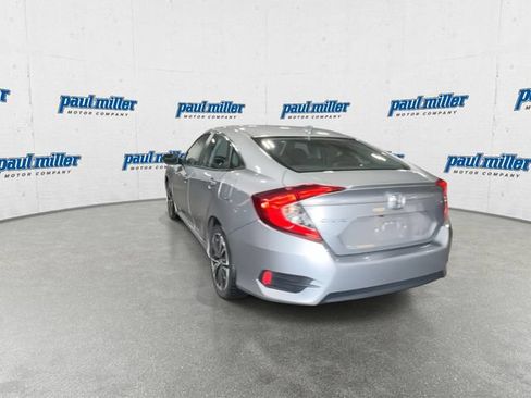 Used 2016 Honda Civic EX-T image 9