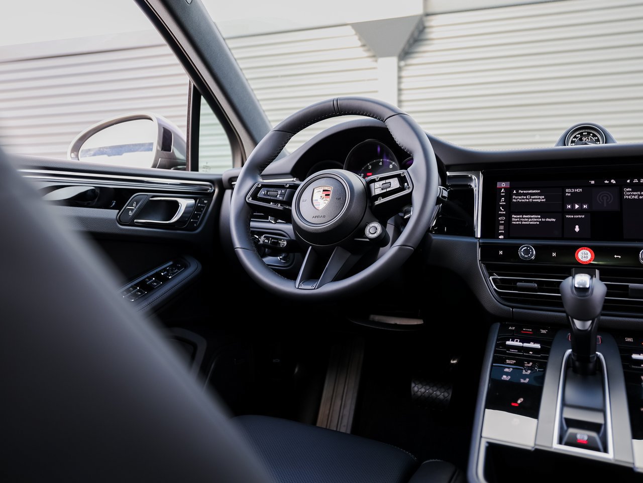 Certified 2026 Porsche Macan Turbo AWD/4WD image 25