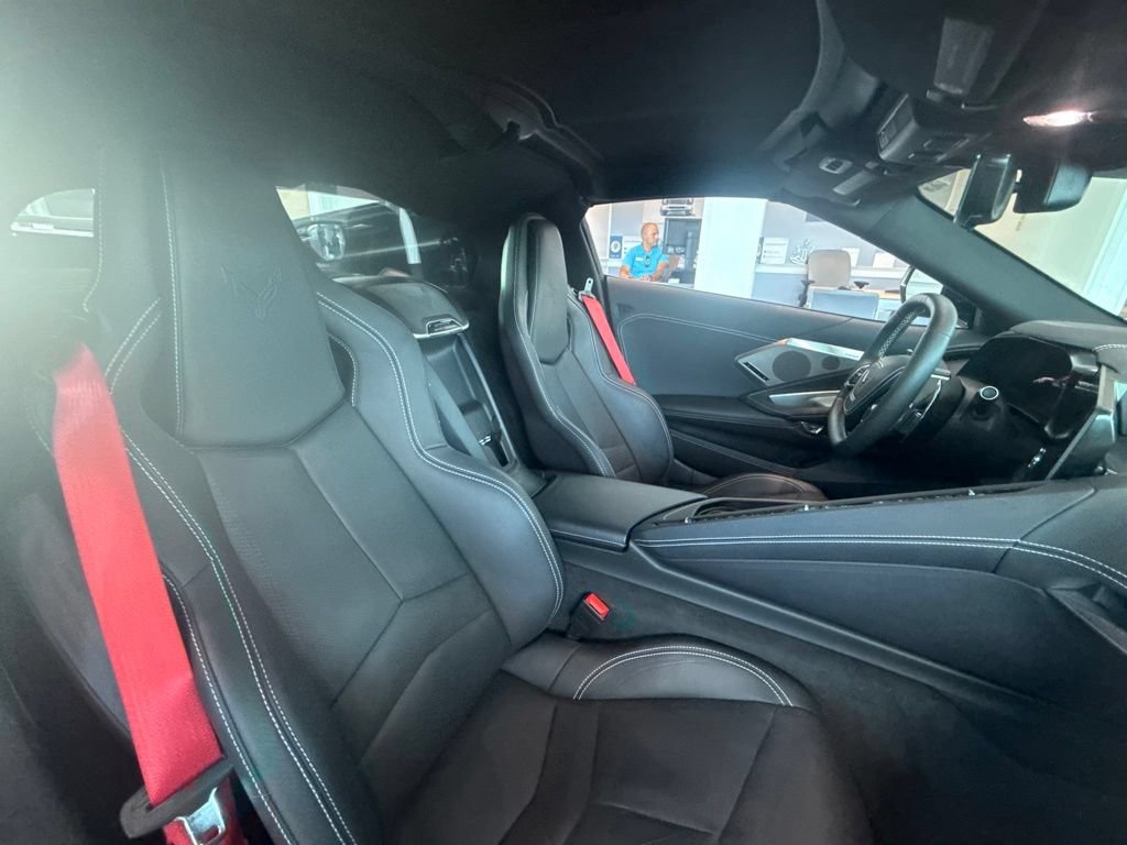 Used 2025 Chevrolet Corvette Stingray Preferred Cpe w/ Battery Protection Package RWD image 32