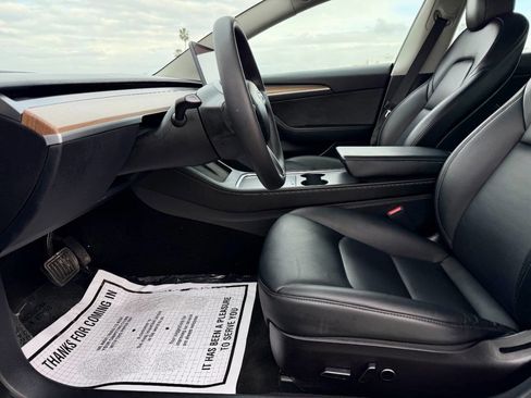 Used 2022 Tesla Model 3 image 11