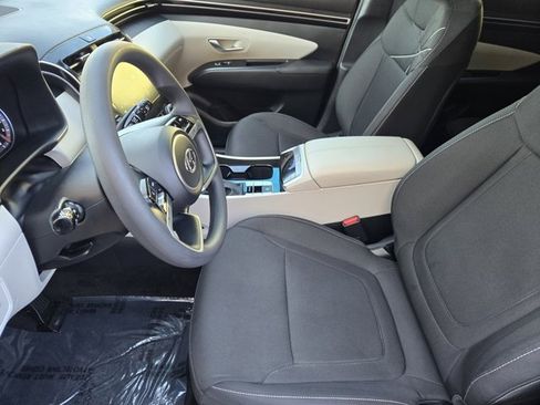 Certified 2024 Hyundai Tucson SE image 12