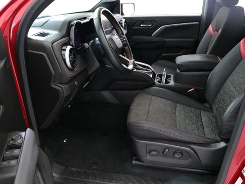 Used 2024 Chevrolet Colorado Z71 w/ Z71 Convenience Package 2 image 25