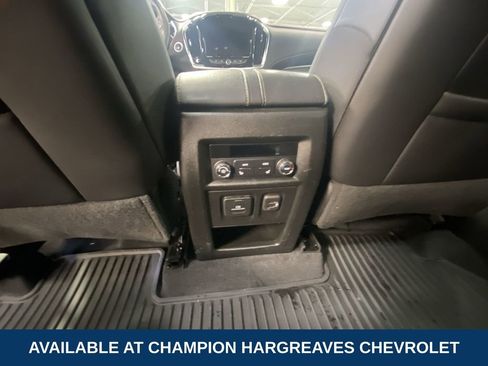 Used 2023 Chevrolet Traverse Premier AWD/4WD image 29