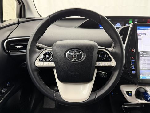 Used 2017 Toyota Prius Prime Advanced FWD image 9