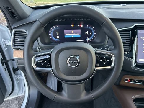 Certified 2024 Volvo XC90 B5 Plus w/ Protection Package Premier image 18