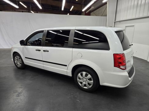 Used 2014 Dodge Grand Caravan American Value Package FWD image 3
