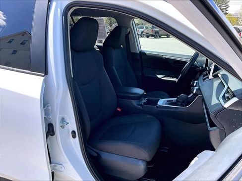 Used 2025 Toyota RAV4 LE AWD/4WD image 11