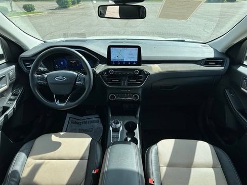 Used 2022 Ford Escape Titanium w/ Titanium Elite Package FWD image 10