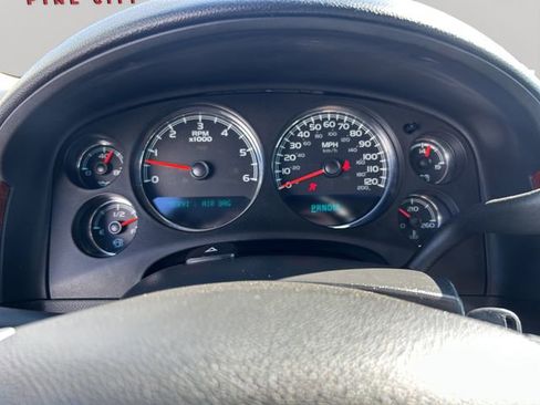 Used 2012 Chevrolet Suburban LT image 13