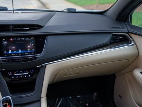 Used 2017 Cadillac XT5 FWD image 31
