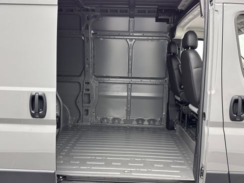 Used 2026 RAM ProMaster 2500 w/ Convenience Group FWD image 21