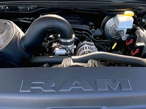 Used 2022 RAM 1500 Laramie AWD/4WD image 31