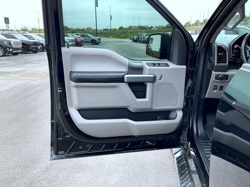 Used 2018 Ford F150 XLT w/ Equipment Group 302A Luxury image 9