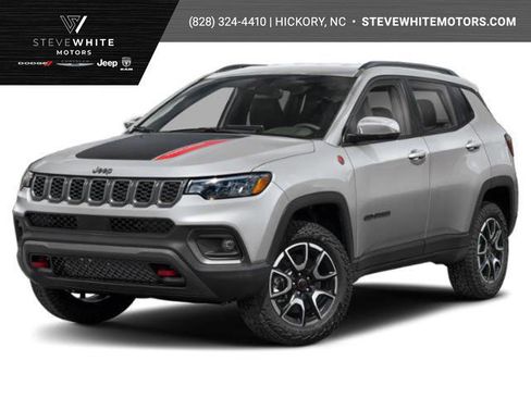 Used 2025 Jeep Compass Trailhawk AWD/4WD image 1