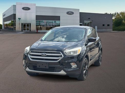 Used 2017 Ford Escape SE AWD/4WD image 1