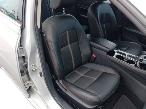 Used 2024 Nissan Altima 2.5 SR FWD image 12
