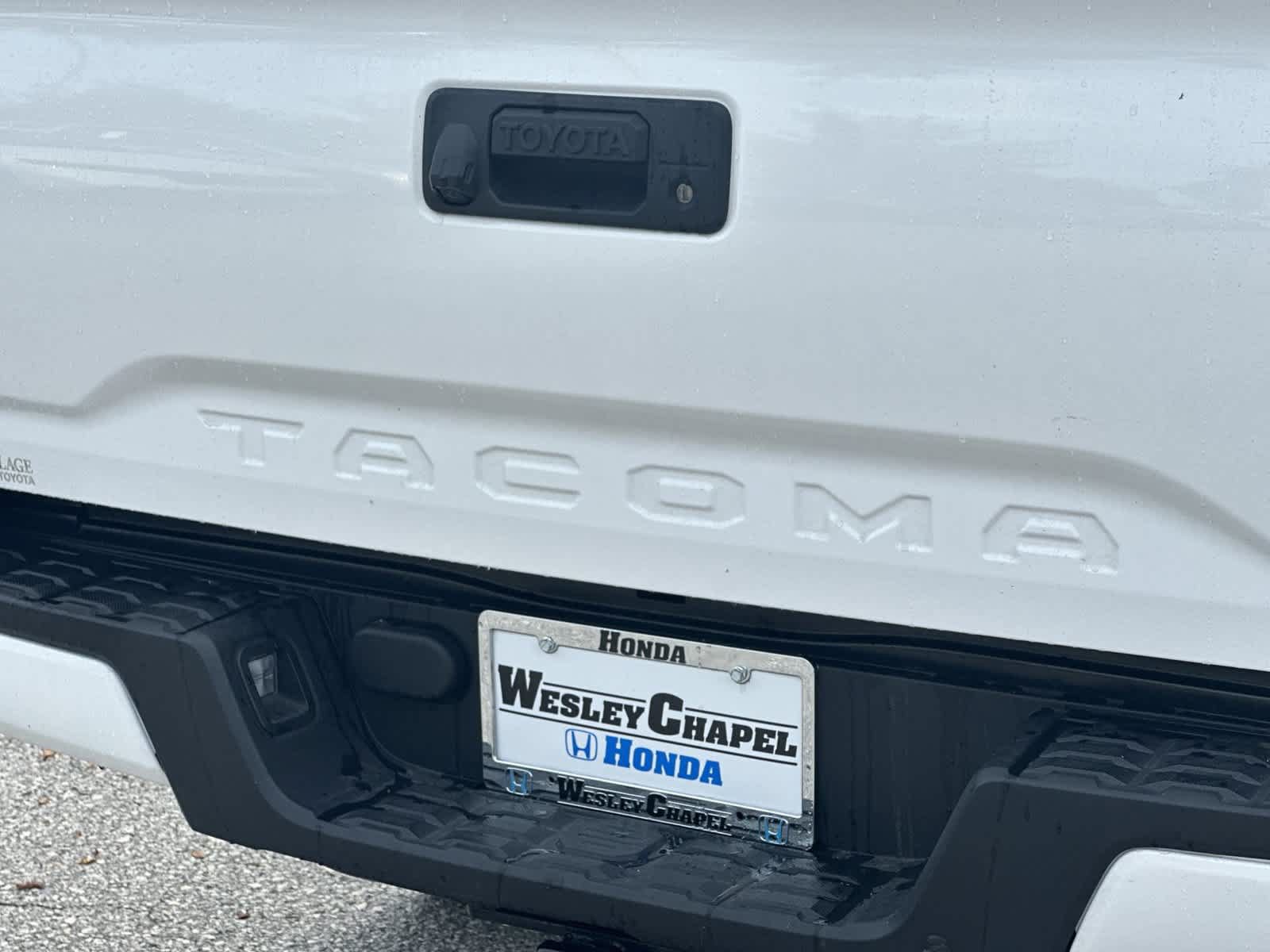Used 2019 Toyota Tacoma SR w/ SR Convenience Package RWD image 9