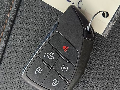 Used 2025 GMC Sierra 1500 AT4 w/ AT4 Premium Package image 33