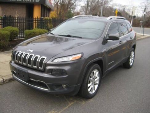 Used 2017 Jeep Cherokee Limited image 3