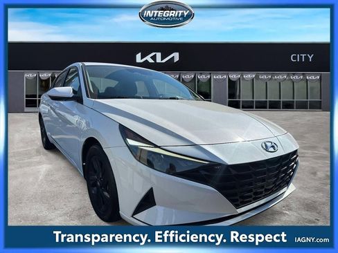 Used 2021 Hyundai Elantra SEL w/ Convenience Package FWD image 1