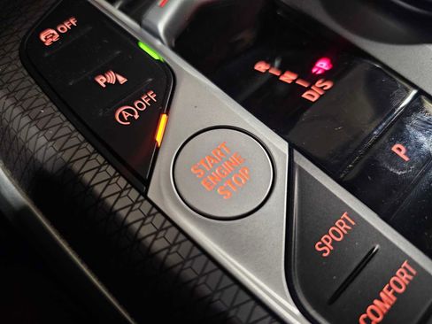 Used 2025 BMW 330i xDrive Sedan w/ M Sport Package AWD/4WD image 29