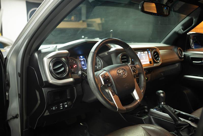 Used 2017 Toyota Tacoma Limited w/ Tow Package AWD/4WD image 8