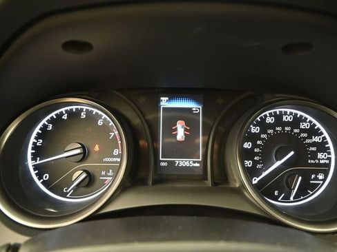 Used 2023 Toyota Camry SE image 10