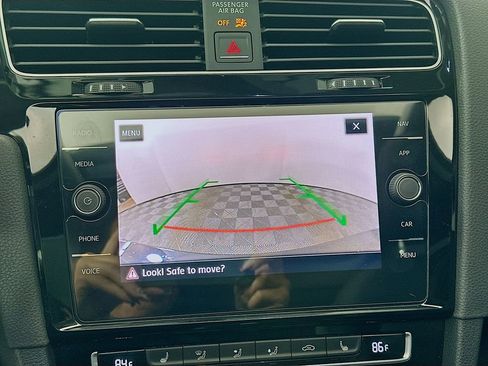 Used 2018 Volkswagen Golf SEL image 14