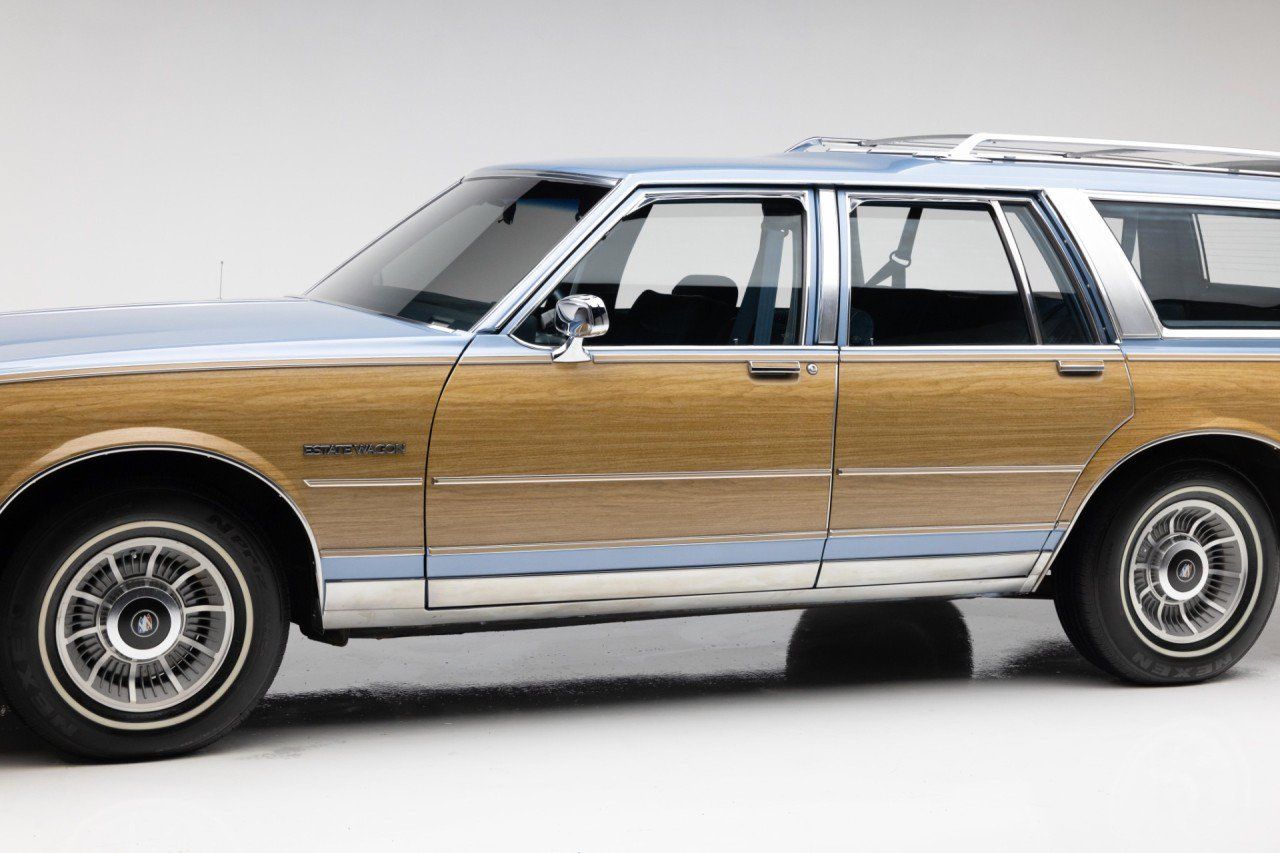 Used 1990 Buick Le Sabre Estate RWD image 35