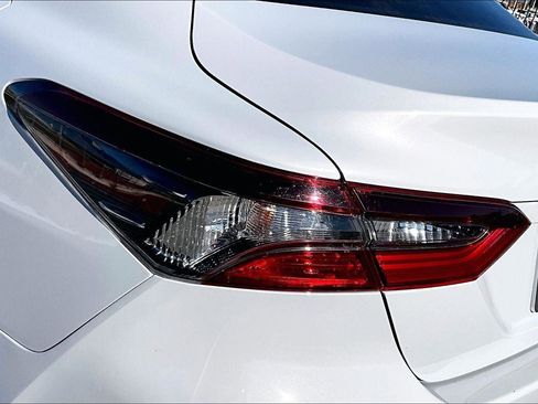 Used 2022 Toyota Camry LE image 28