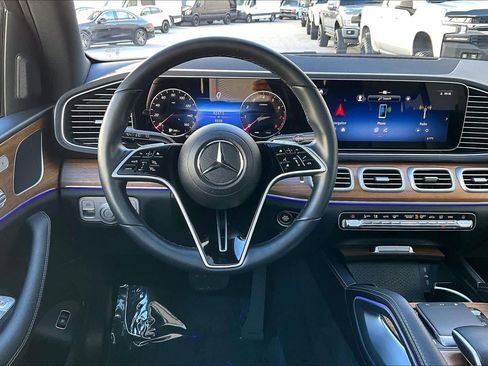 Used 2025 Mercedes-Benz GLE 350 4MATIC image 5