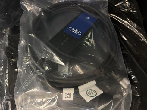 New 2025 Ford Escape SE image 31