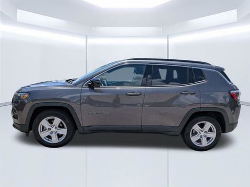 Used 2022 Jeep Compass Latitude FWD image 7