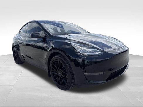 Used 2021 Tesla Model Y Long Range AWD/4WD image 3
