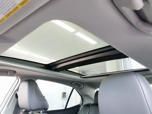 Used 2020 Toyota Camry XSE image 32