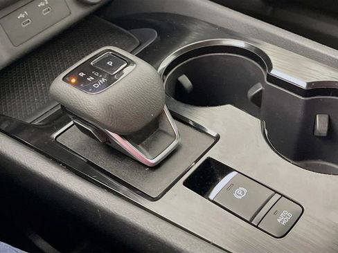 Used 2024 Nissan Rogue SV AWD/4WD image 17