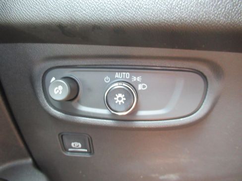 Used 2022 GMC Terrain SLE w/ Driver Convenience Package FWD image 21