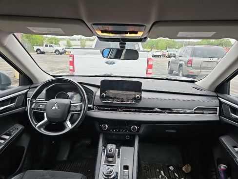 Used 2022 Mitsubishi Outlander SE FWD image 7