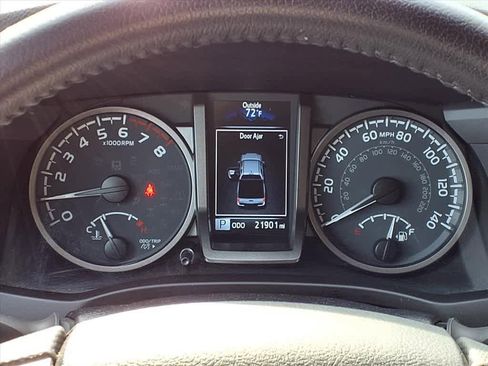 Used 2023 Toyota Tacoma TRD Sport image 19