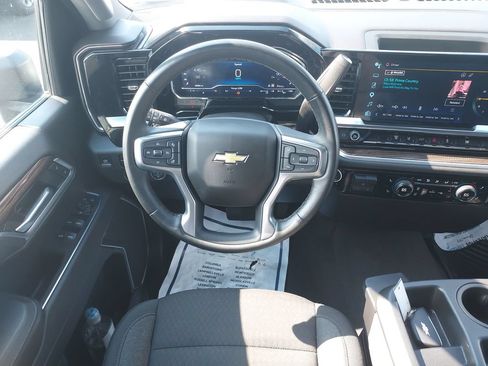 Used 2025 Chevrolet Silverado 2500 LT w/ Convenience Package AWD/4WD image 16