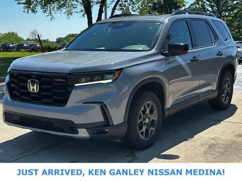 Used 2023 Honda Pilot TrailSport image 7
