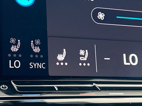 New 2026 Volkswagen Atlas SE image 28