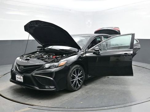 Used 2024 Toyota Camry SE image 42